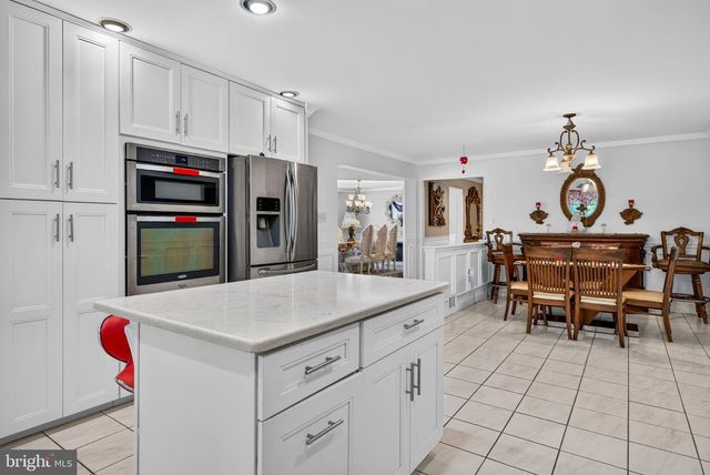 13 WILDERNESS DR, Voorhees, NJ 08043
