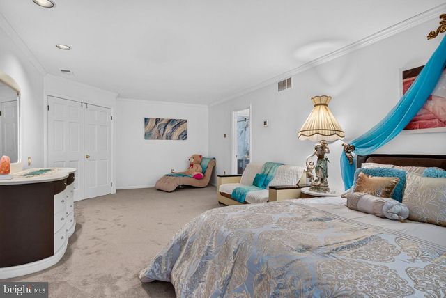 13 WILDERNESS DR, Voorhees, NJ 08043