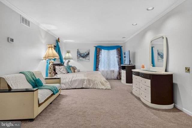13 WILDERNESS DR, Voorhees, NJ 08043
