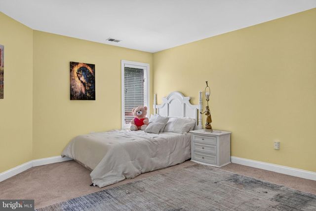 13 WILDERNESS DR, Voorhees, NJ 08043
