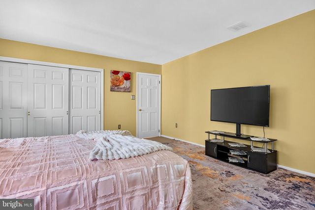 13 WILDERNESS DR, Voorhees, NJ 08043