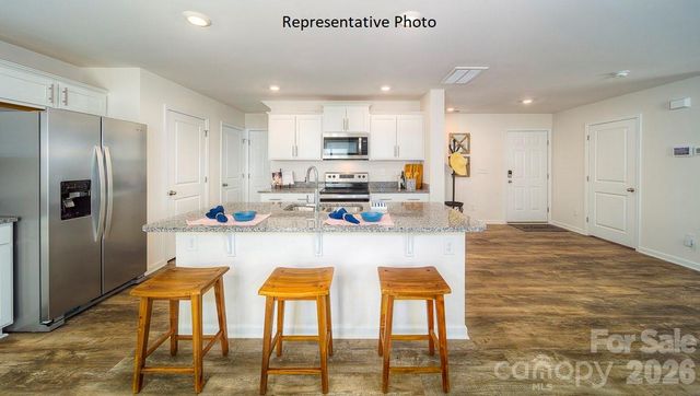 1361 37th Avenue Lane NE, Hickory, NC 28601