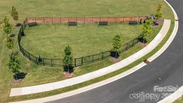 1361 37th Avenue Lane NE, Hickory, NC 28601