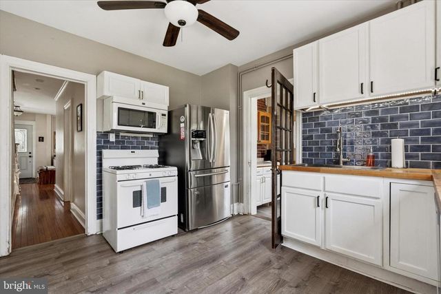 32 W CENTRAL AVE, Paoli, PA 19301