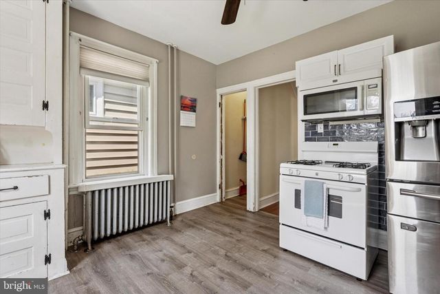 32 W CENTRAL AVE, Paoli, PA 19301