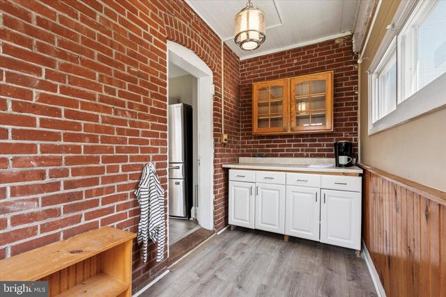 32 W CENTRAL AVE, Paoli, PA 19301