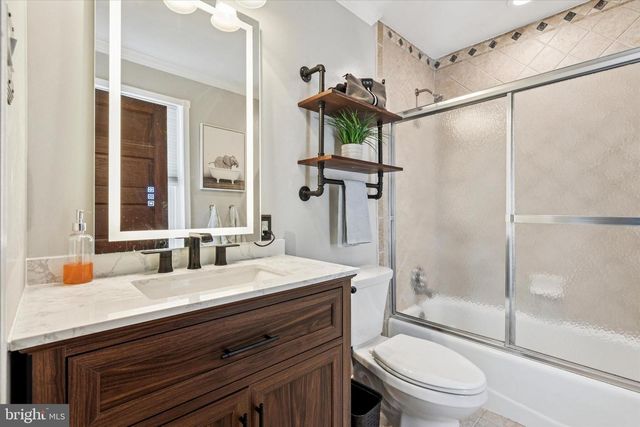 32 W CENTRAL AVE, Paoli, PA 19301