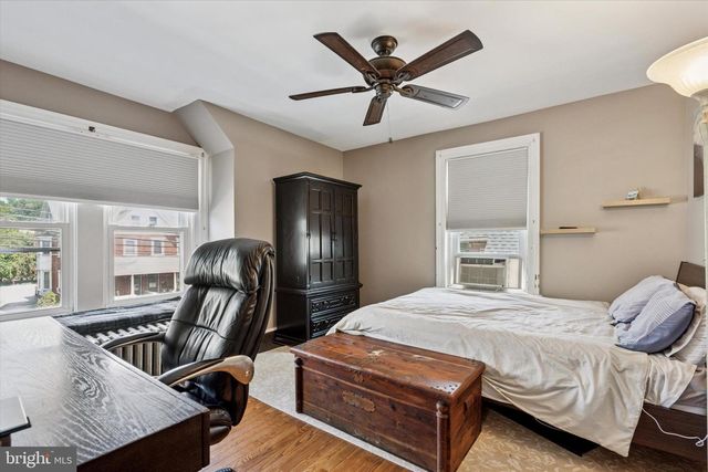 32 W CENTRAL AVE, Paoli, PA 19301