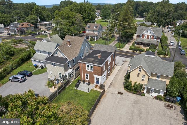 32 W CENTRAL AVE, Paoli, PA 19301