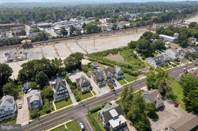 32 W CENTRAL AVE, Paoli, PA 19301