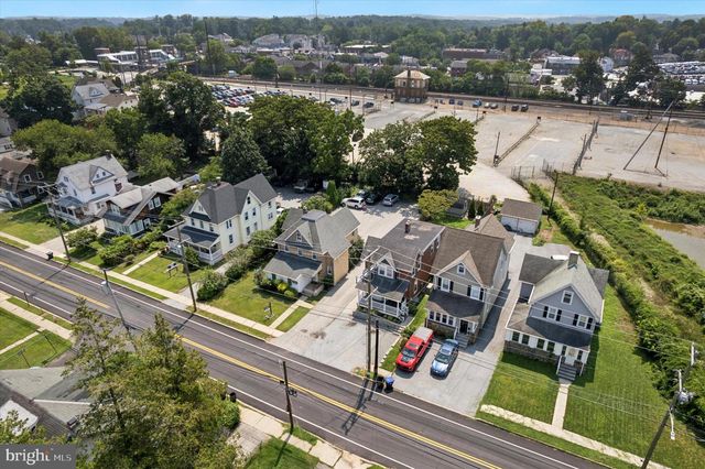 32 W CENTRAL AVE, Paoli, PA 19301