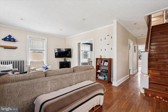 32 W CENTRAL AVE, Paoli, PA 19301