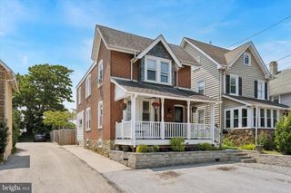 32 W CENTRAL AVE, Paoli, PA 19301