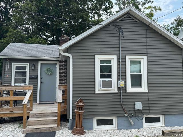 803 S 13TH Street, Pekin, IL 61554