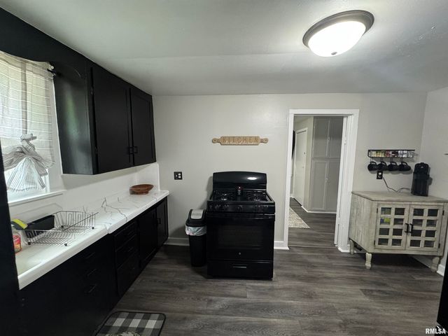 803 S 13TH Street, Pekin, IL 61554