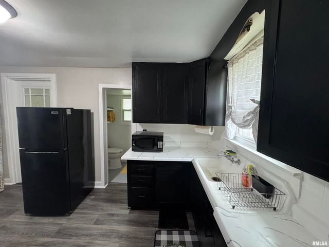 803 S 13TH Street, Pekin, IL 61554