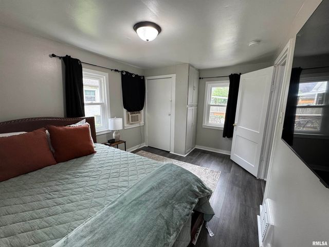 803 S 13TH Street, Pekin, IL 61554