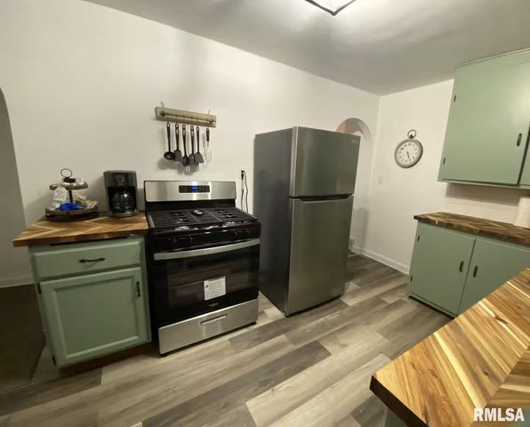 803 S 13TH Street, Pekin, IL 61554