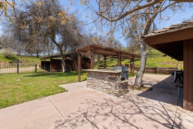 4227 Poso Flat Road, Bakersfield, CA 93308