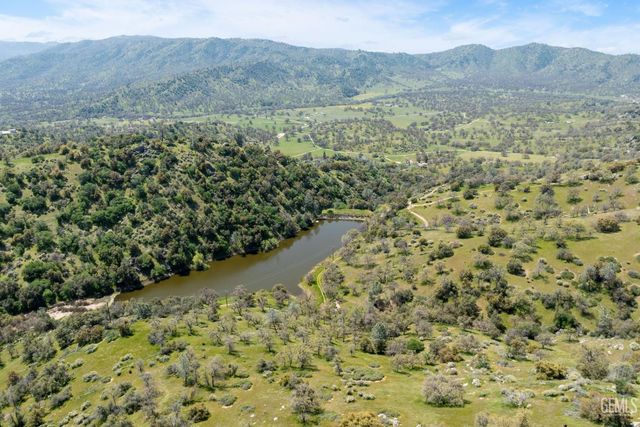 4227 Poso Flat Road, Bakersfield, CA 93308