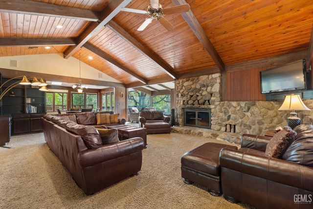 4227 Poso Flat Road, Bakersfield, CA 93308