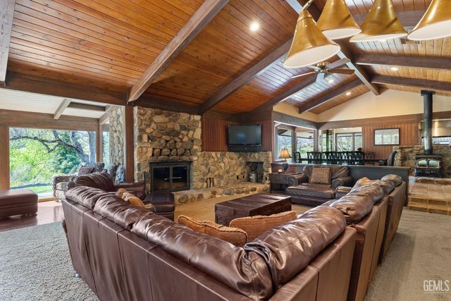 4227 Poso Flat Road, Bakersfield, CA 93308