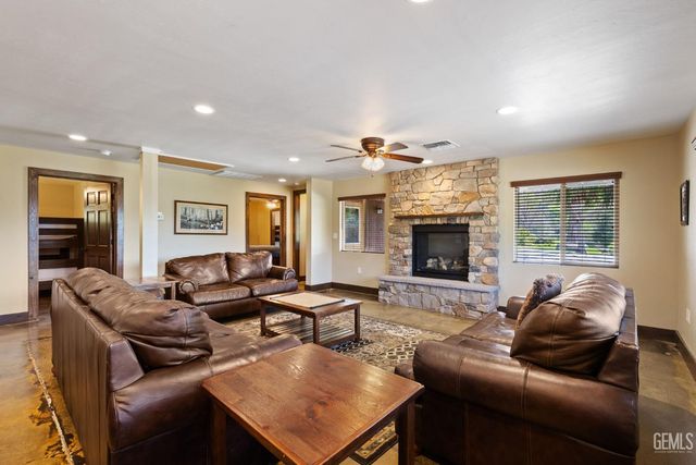 4227 Poso Flat Road, Bakersfield, CA 93308