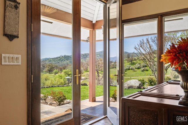 4227 Poso Flat Road, Bakersfield, CA 93308