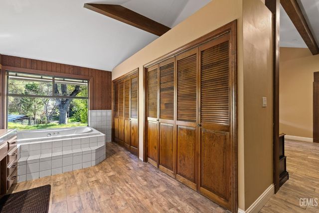 4227 Poso Flat Road, Bakersfield, CA 93308