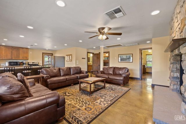 4227 Poso Flat Road, Bakersfield, CA 93308