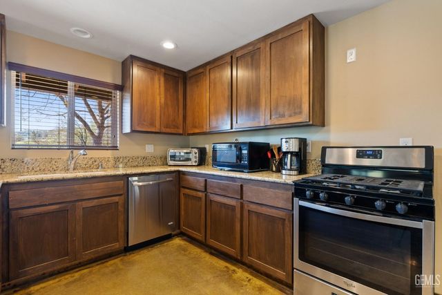 4227 Poso Flat Road, Bakersfield, CA 93308