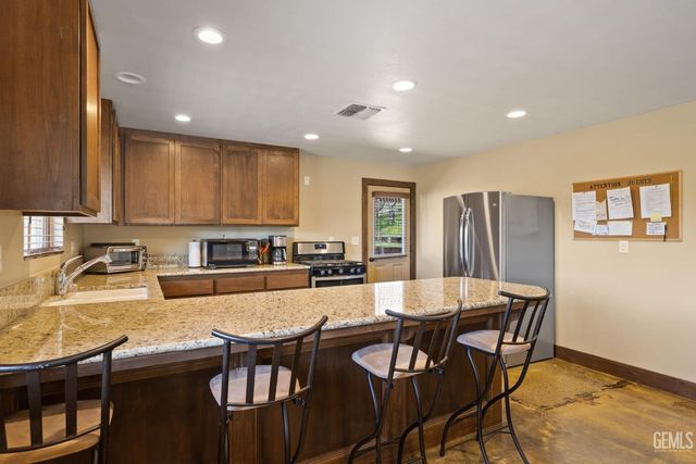 4227 Poso Flat Road, Bakersfield, CA 93308