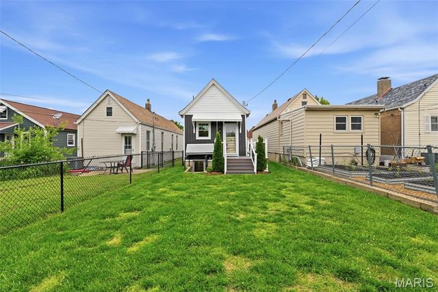 5310 Shaw Avenue, St Louis, MO 63110
