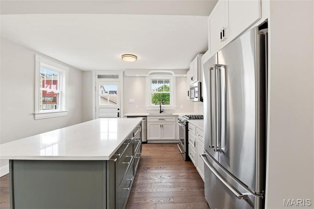 5310 Shaw Avenue, St Louis, MO 63110