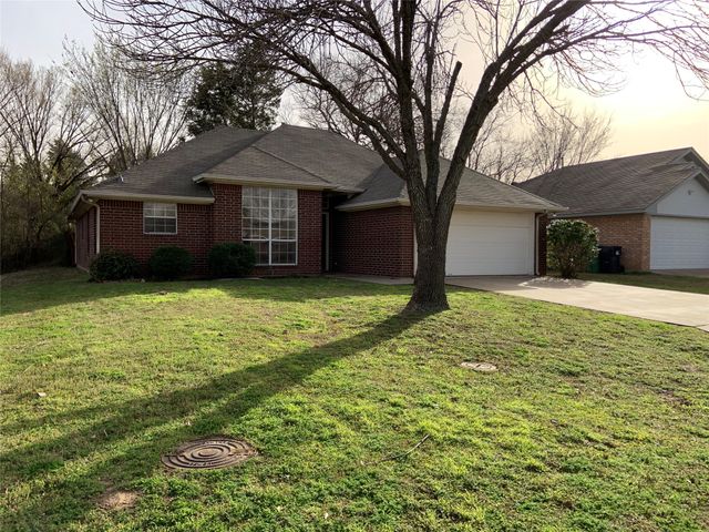 816 Brittany Drive, Denton, TX 76209
