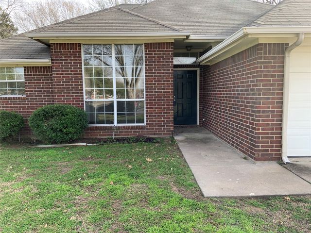 816 Brittany Drive, Denton, TX 76209