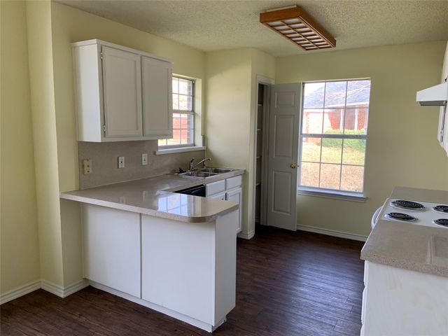 816 Brittany Drive, Denton, TX 76209