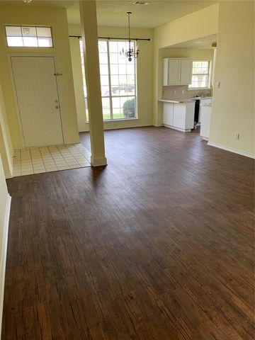816 Brittany Drive, Denton, TX 76209