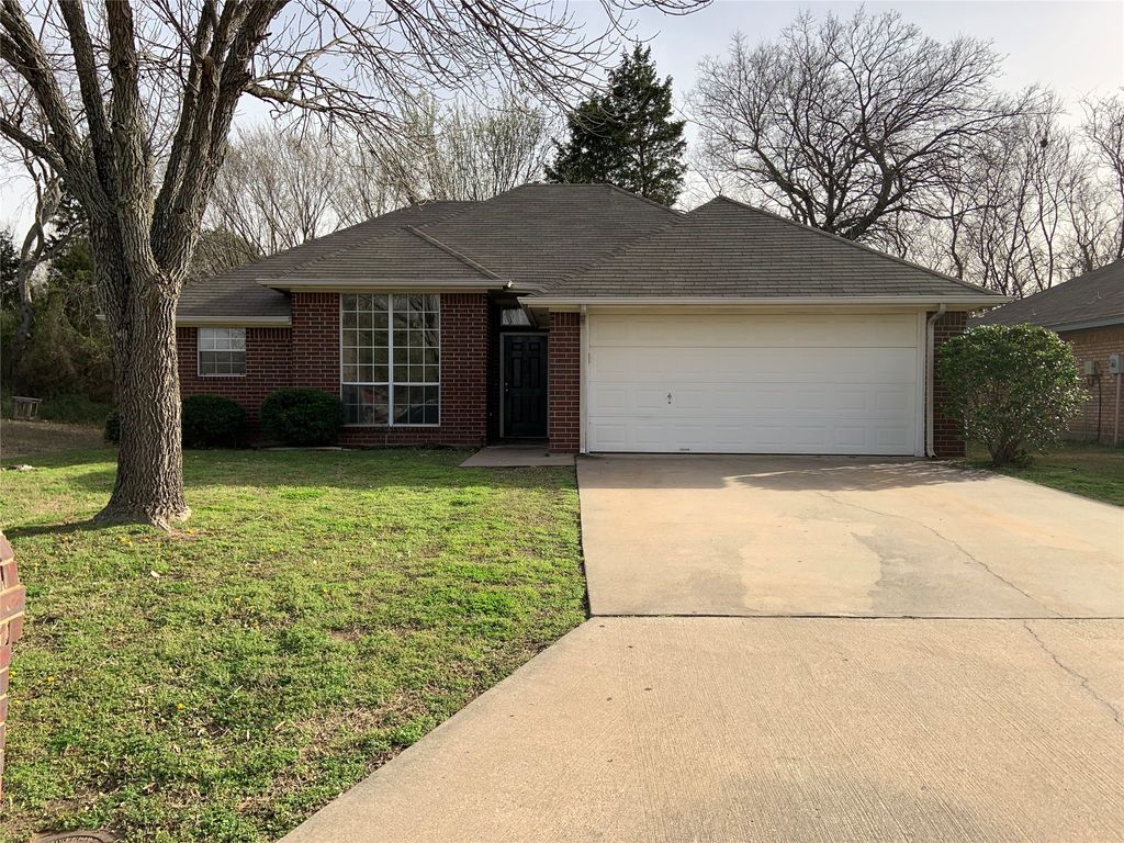 816 Brittany Drive, Denton, TX 76209