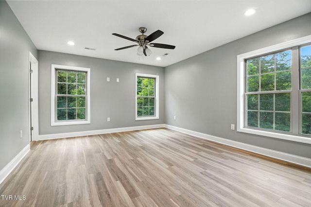 2720 Hodges Ferry Road, Kodak, TN 37764