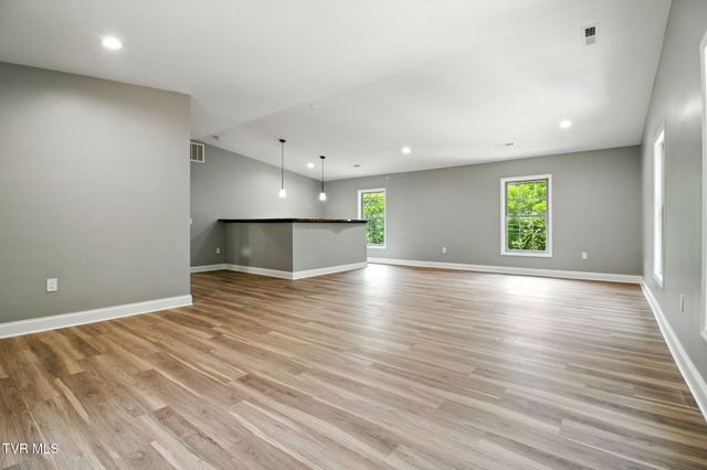 2720 Hodges Ferry Road, Kodak, TN 37764