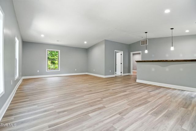 2720 Hodges Ferry Road, Kodak, TN 37764