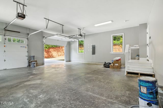 2720 Hodges Ferry Road, Kodak, TN 37764