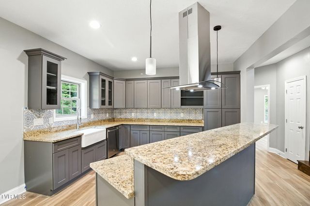 2720 Hodges Ferry Road, Kodak, TN 37764