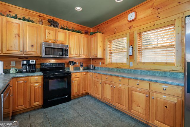 14 Honeysuckle Way, Ellijay, GA 30540