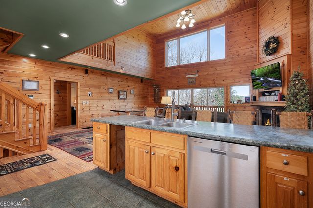 14 Honeysuckle Way, Ellijay, GA 30540