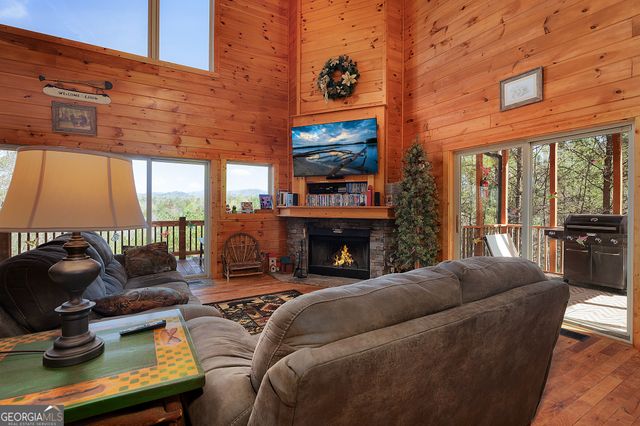 14 Honeysuckle Way, Ellijay, GA 30540