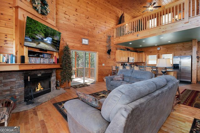 14 Honeysuckle Way, Ellijay, GA 30540