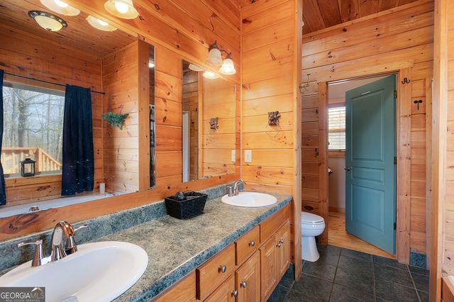 14 Honeysuckle Way, Ellijay, GA 30540