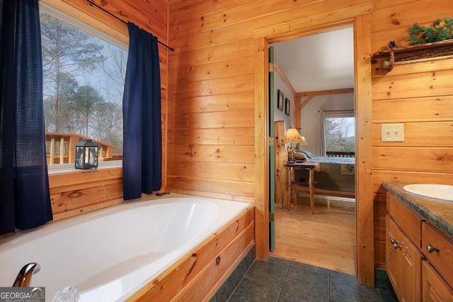 14 Honeysuckle Way, Ellijay, GA 30540